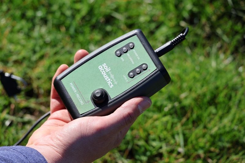 From worm pits to waveforms: Start-up hopes to revolutionise soil health monitoring with sound 