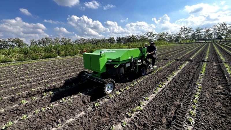 Robotic weeding start-up AgriPass raises $7.5m seed round, partners with Fyeld to expand tech