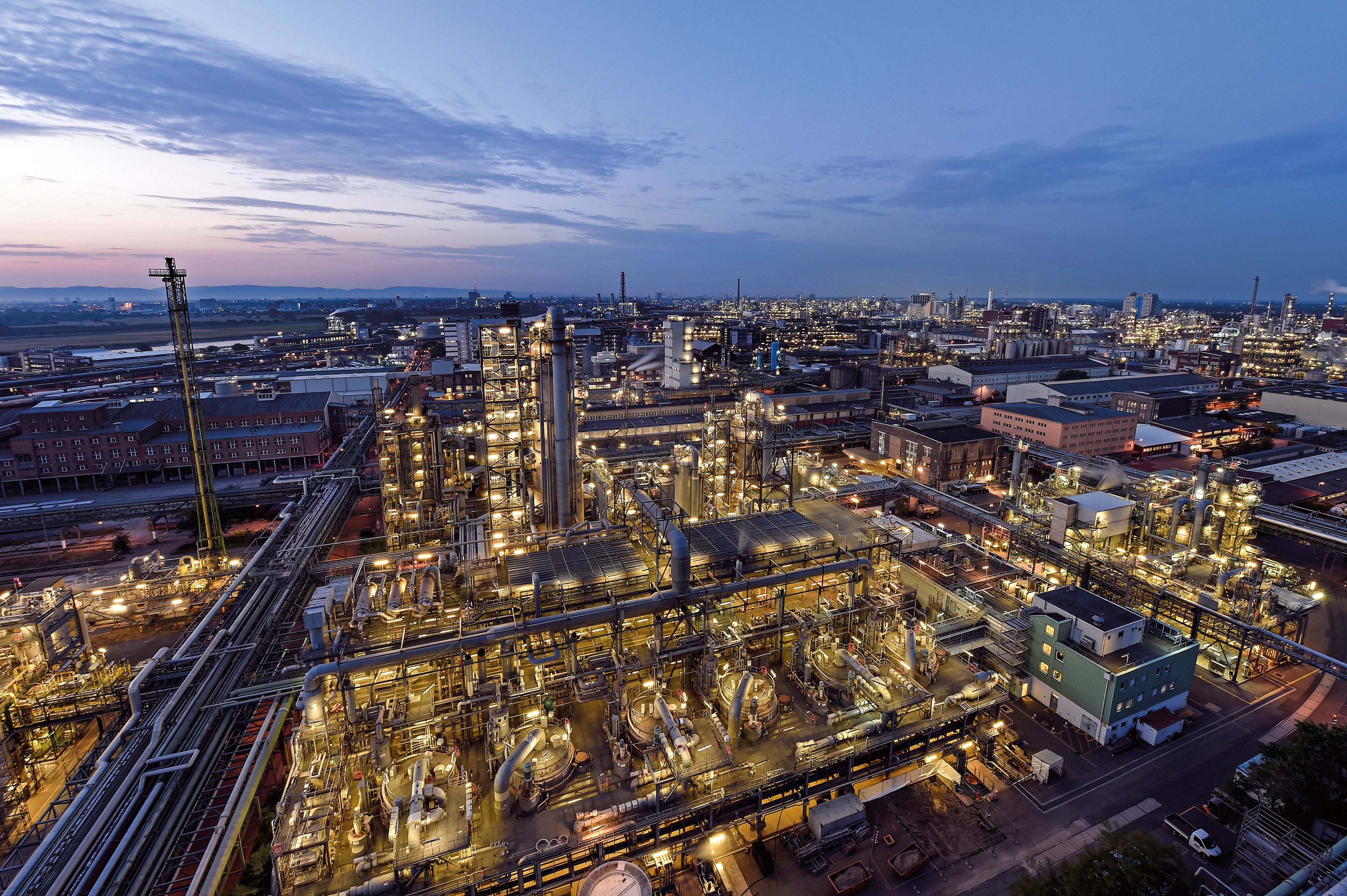 BASF accelerates investments in vitamin E production